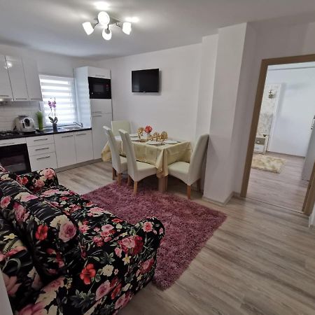 Apartament Gold Luxury Tîrgu Ocna Eksteriør billede